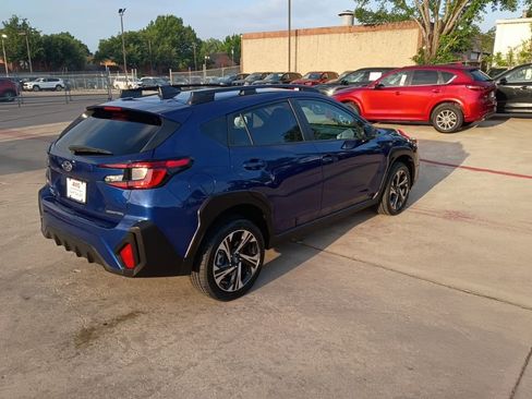 Used 2025 Subaru Crosstrek 2.0i Premium image 9