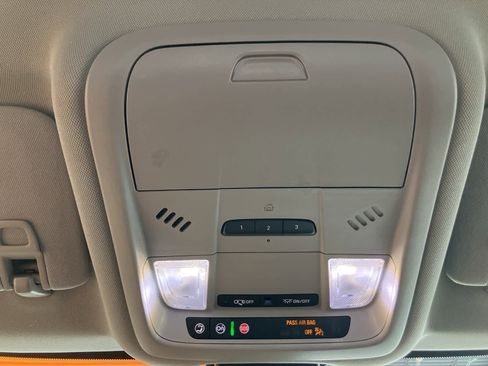 Used 2021 Chevrolet Equinox LT image 22