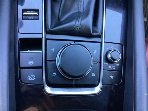 Used 2020 MAZDA MAZDA3 Premium image 23