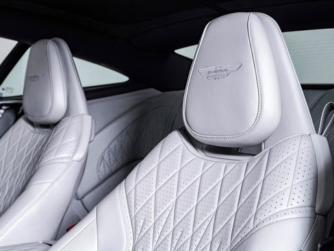 Used 2024 Aston Martin DB12 Coupe image 21