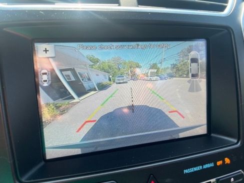 Used 2018 Ford Explorer Platinum image 34