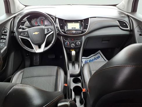 Used 2017 Chevrolet Trax LT w/ LT Convenience Package image 12