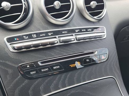 Used 2017 Mercedes-Benz GLC 300 4MATIC image 14