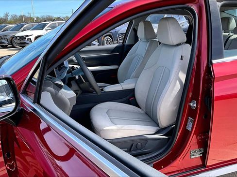 Certified 2025 Hyundai Sonata SEL image 8