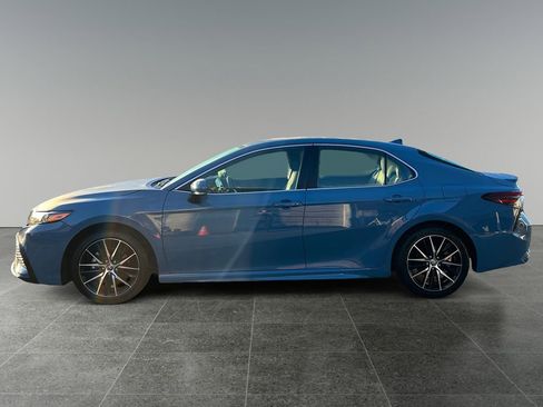 Used 2024 Toyota Camry SE w/ Cold Weather Package image 4