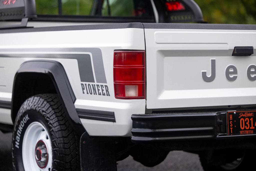 Used 1988 Jeep Comanche Pioneer AWD/4WD image 24