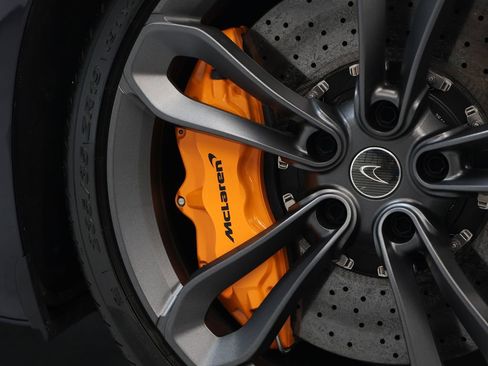 Used 2013 McLaren MP4-12C Spider RWD image 12