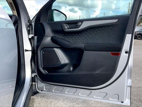 Used 2020 Ford Escape S image 20