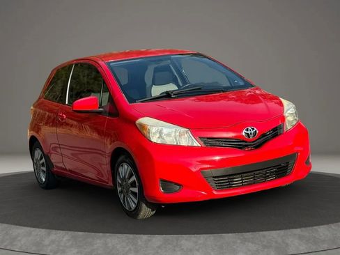 Used 2007 Toyota Yaris 2-Door Hatchback image 3