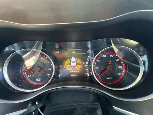 Used 2021 Dodge Charger SXT w/ Leather Interior Group RWD image 13