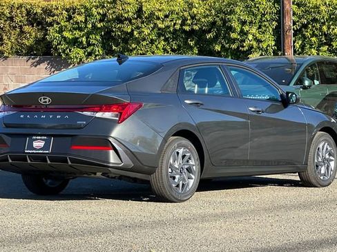New 2026 Hyundai Elantra Blue image 6