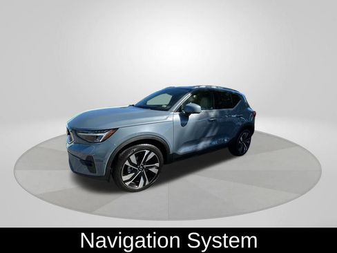 Used 2023 Volvo XC40 B5 Plus w/ Protection Package Premier image 3