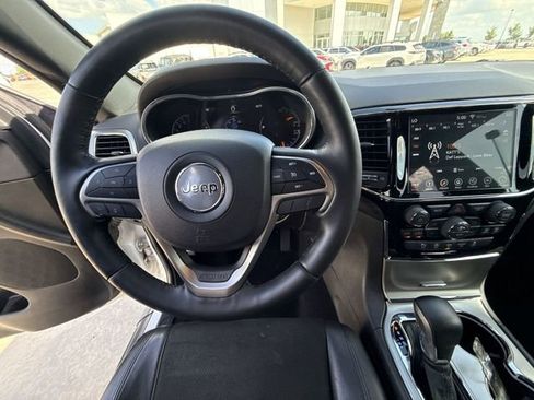 Used 2019 Jeep Grand Cherokee Altitude RWD image 14