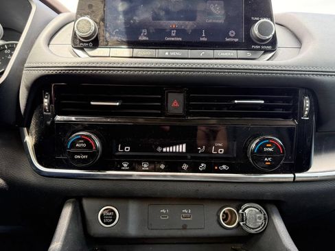 Used 2022 Nissan Rogue SV FWD image 13