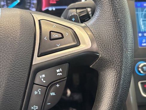 Used 2019 Ford Fusion SE image 12