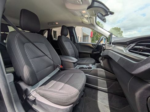 Used 2025 Ford Escape Active AWD/4WD image 30