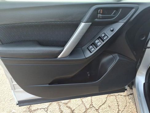 Used 2017 Subaru Forester 2.5i Premium w/ All-Weather Package image 12