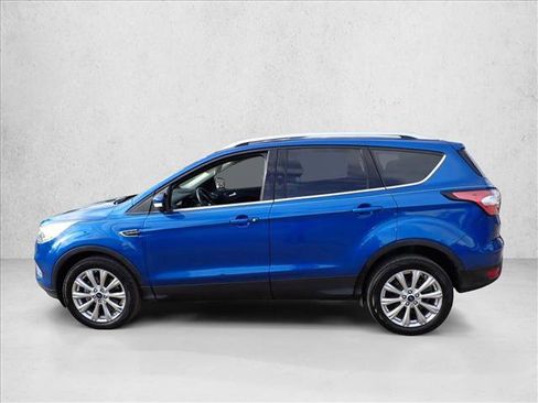 Used 2017 Ford Escape Titanium image 2