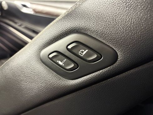 Used 2024 Genesis GV80 2.5T AWD/4WD image 37