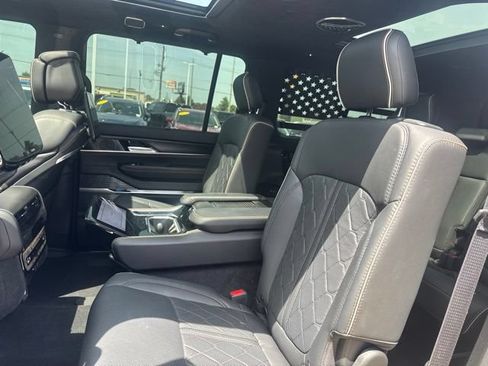 Used 2024 Jeep Grand Wagoneer L Series III w/ Rear Seat Video Group 1 AWD/4WD image 9