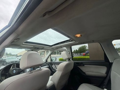 Used 2016 Subaru Forester 2.5i Premium w/ Popular Package #2 AWD/4WD image 9