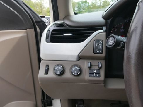 Used 2015 GMC Yukon SLT w/ Open Road Package AWD/4WD image 18