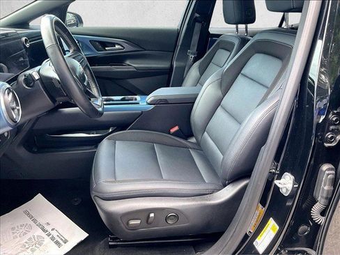 Certified 2024 Chevrolet Equinox EV LT FWD image 27