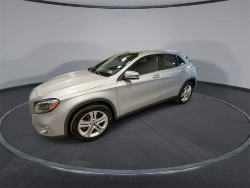 Used 2019 Mercedes-Benz GLA 250 4MATIC image 4