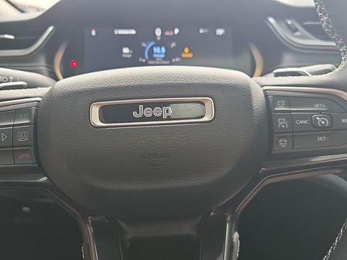 Used 2023 Jeep Grand Cherokee L Laredo AWD/4WD image 12