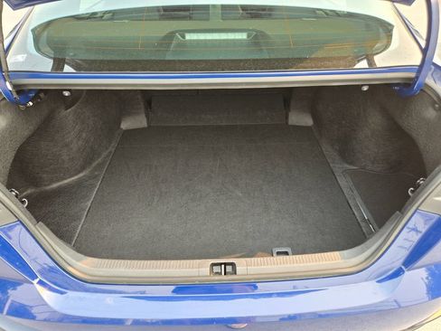 Used 2025 Toyota Camry SE FWD image 13