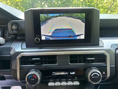 Certified 2026 Toyota Tacoma SR5 AWD/4WD image 37