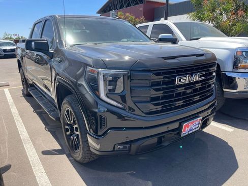 Used 2025 GMC Sierra 1500 Elevation w/ Elevation Premium Package AWD/4WD image 2