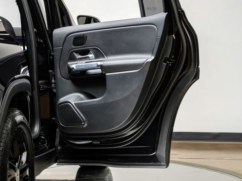 Used 2024 Mercedes-Benz GLB 250 w/ Exclusive Package image 46