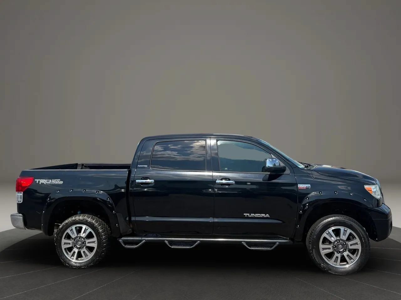 Used 2013 Toyota Tundra Limited w/ Memory Pkg AWD/4WD image 6