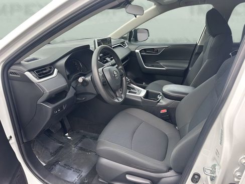 Used 2024 Toyota RAV4 LE image 9
