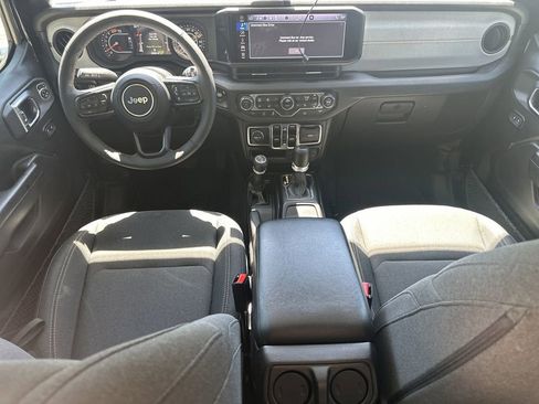Used 2024 Jeep Wrangler Unlimited Sport AWD/4WD image 26