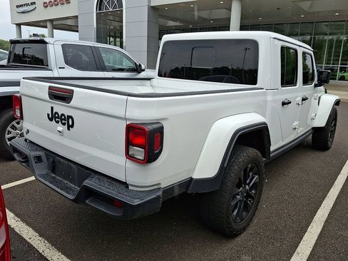 Used 2024 Jeep Gladiator Sport AWD/4WD image 5