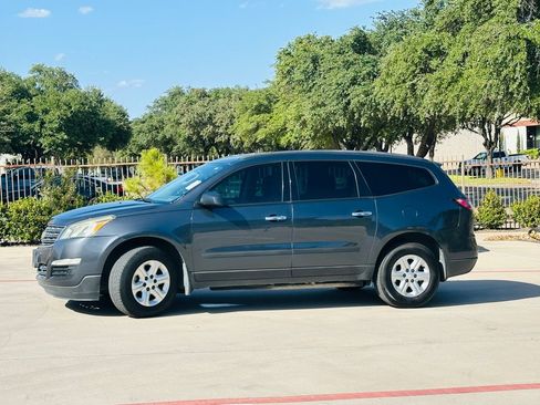 Used 2013 Chevrolet Traverse LS FWD image 4