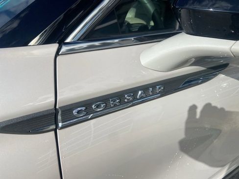 Used 2022 Lincoln Corsair AWD w/ Equipment Group 101A image 7