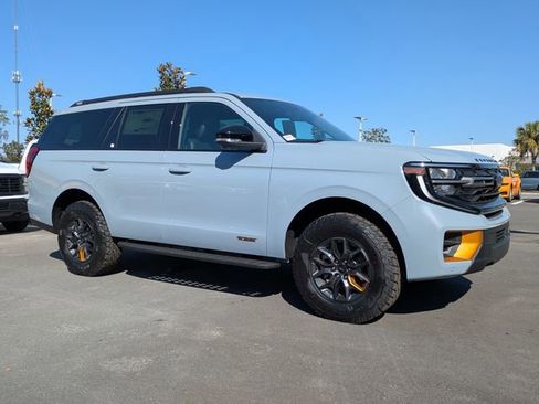New 2026 Ford Expedition Tremor image 2