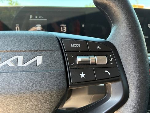 Used 2025 Kia K4 FWD image 16