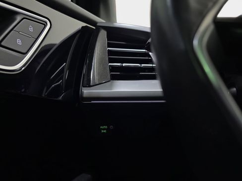 Used 2023 Audi Q4 e-tron Premium image 28