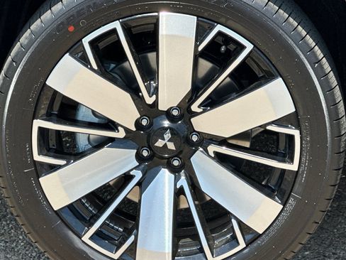 New 2025 Mitsubishi Outlander SEL image 25