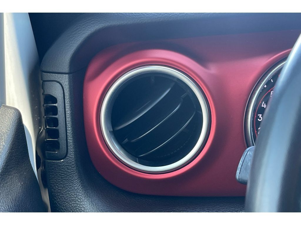 Used 2022 Jeep Wrangler Unlimited Rubicon AWD/4WD image 29