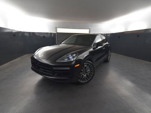 Certified 2023 Porsche Cayenne Turbo image 1