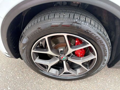 Used 2019 Alfa Romeo Stelvio Ti AWD/4WD image 22
