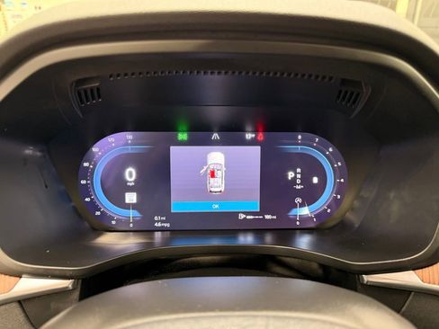 Used 2023 Volvo XC60 B5 Plus w/ Protection Package Premier image 15