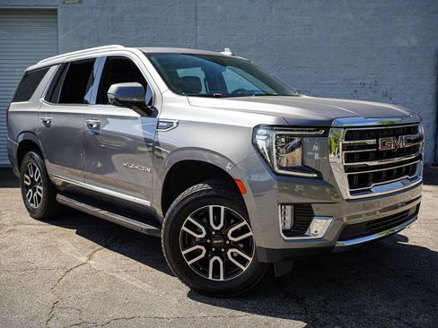 Used 2021 GMC Yukon SLT w/ SLT Premium Package image 9