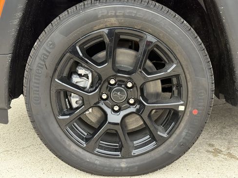 New 2026 Jeep Compass Latitude AWD/4WD image 9