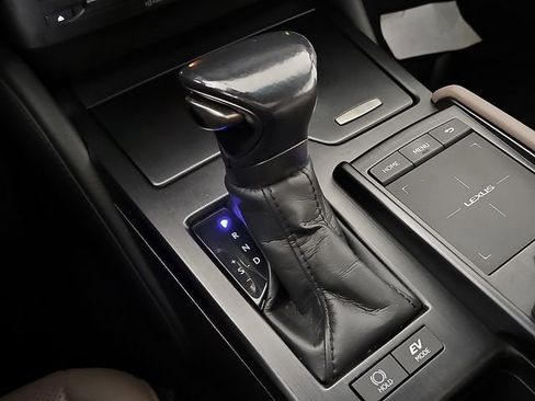 Used 2022 Lexus ES 300h w/ Premium Package image 16